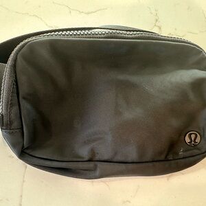 Black Lululemon Everywhere Belt Bag